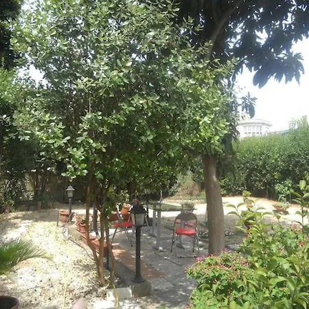 Nyaraló A Green Oasis In City
